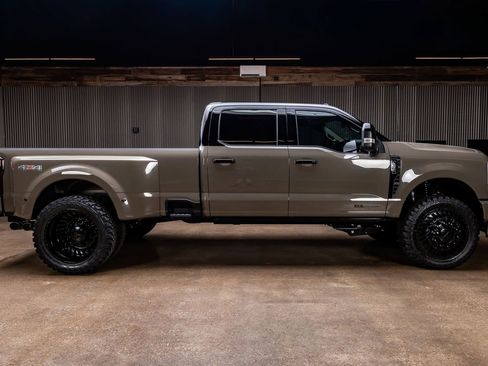 Used 2026 Ford F350 Platinum w/ Platinum Plus Package image 11