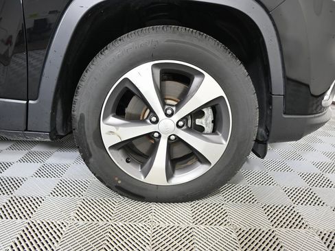 Used 2022 Jeep Cherokee Limited image 11