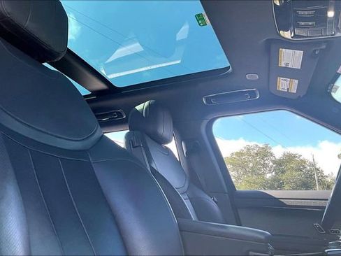 Used 2023 Land Rover Range Rover Sport SE Dynamic image 28