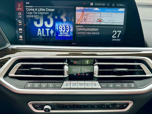 Used 2021 BMW X7 M50i w/ Dynamic Handling Package image 16