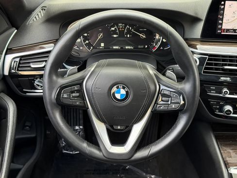 Used 2019 BMW 530i xDrive w/ Convenience Package AWD/4WD image 18