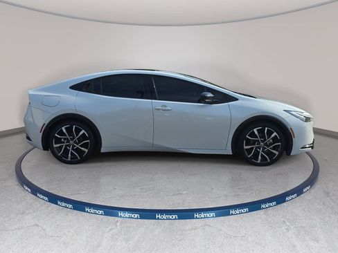 Used 2024 Toyota Prius Prime Premium w/ Advanced Technology Package FWD image 5