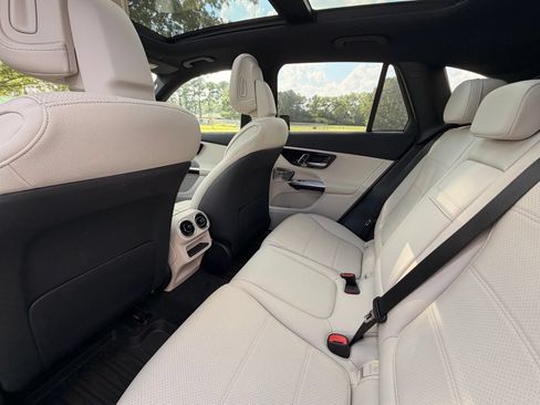 Certified 2025 Mercedes-Benz GLC 300 image 15