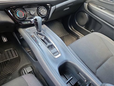 Used 2019 Honda HR-V Sport image 25