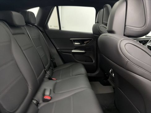 Used 2026 Mercedes-Benz GLC 300 4MATIC image 27