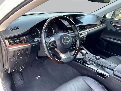 Used 2016 Lexus ES 350 w/ Premium Package w/Wood Trim FWD image 17