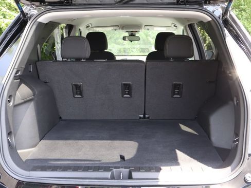 Certified 2021 Chevrolet Equinox LS w/ LS Convenience Package AWD/4WD image 46