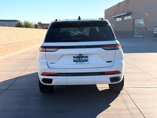 Used 2024 Jeep Grand Cherokee Summit AWD/4WD image 8