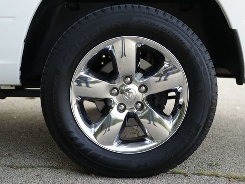 Used 2019 RAM 1500 Big Horn AWD/4WD image 38