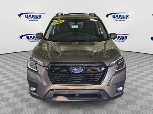 Used 2023 Subaru Forester Premium image 2
