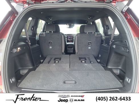 New 2025 Jeep Grand Cherokee L Laredo w/ Luxury Tech Group I image 31