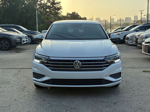 Used 2019 Volkswagen Jetta SE FWD image 3