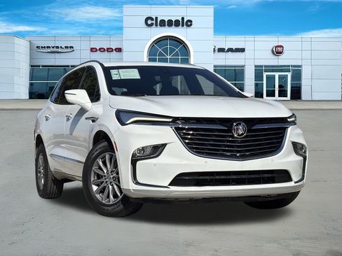 Used 2024 Buick Enclave Premium image 1