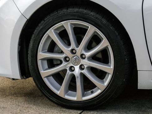 Used 2015 Toyota Avalon Limited FWD image 44