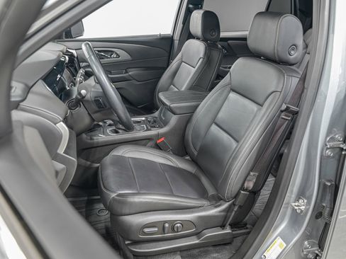 Used 2023 Chevrolet Traverse LT w/ LPO, Floor Liner Package image 16