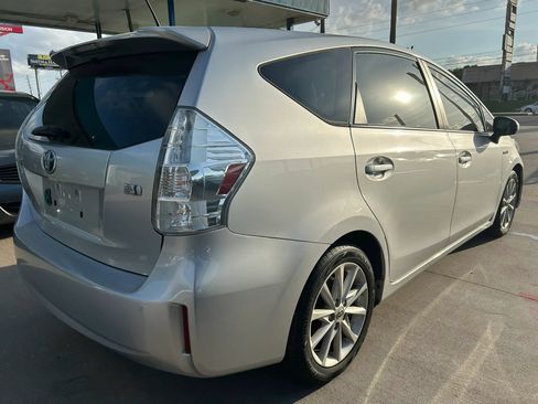 Used 2012 Toyota Prius V Five FWD image 5