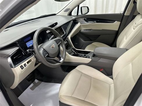 Certified 2023 Cadillac XT6 Premium Luxury image 15