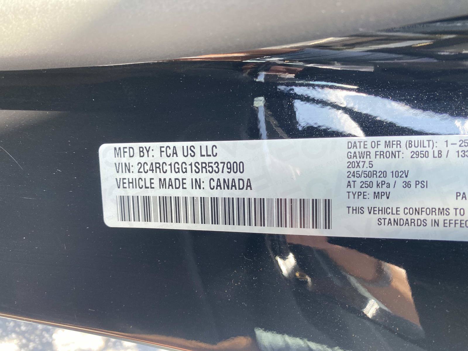 Used 2025 Chrysler Pacifica Limited FWD image 23