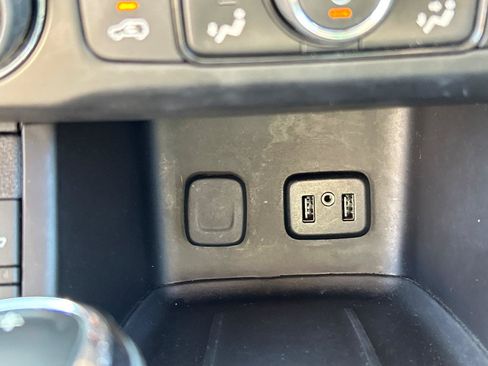 Used 2019 GMC Acadia SLT FWD image 22