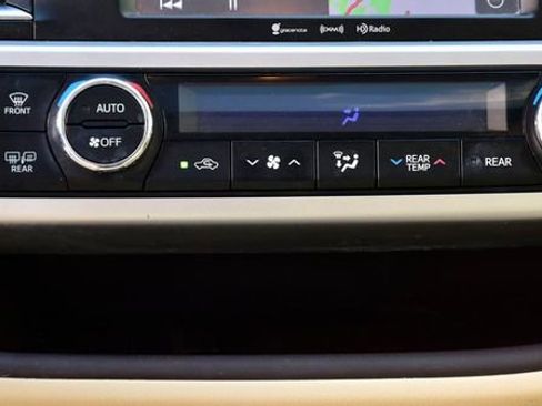 Used 2016 Toyota Highlander XLE AWD/4WD image 23