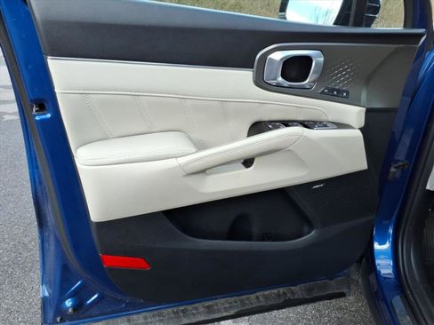 Used 2023 Kia Sorento SX image 24