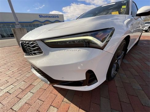Used 2023 Acura Integra A-Spec image 9