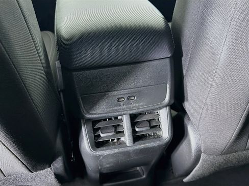 Used 2025 Chevrolet Equinox LT FWD image 26