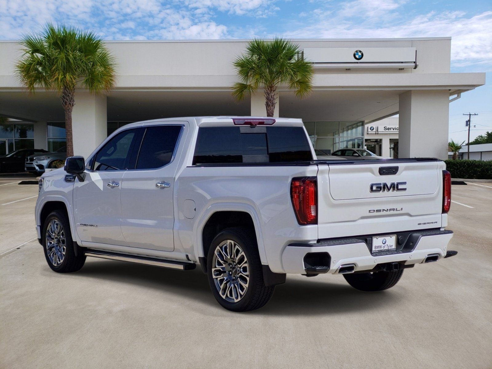 Used 2025 GMC Sierra 1500 Denali Ultimate AWD/4WD image 4