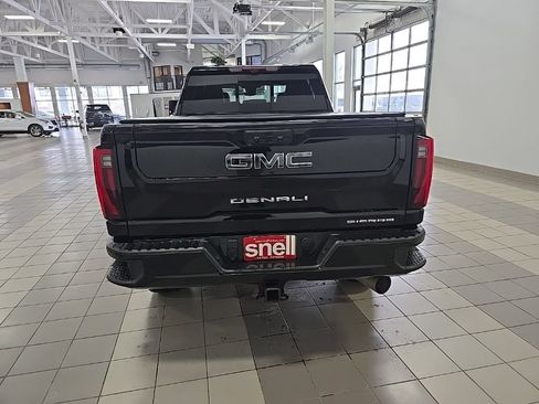 Used 2024 GMC Sierra 3500 Denali Ultimate AWD/4WD image 4