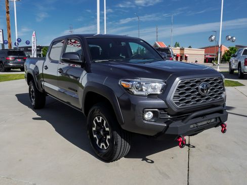 Certified 2023 Toyota Tacoma TRD Off-Road w/ Technology Package AWD/4WD image 2