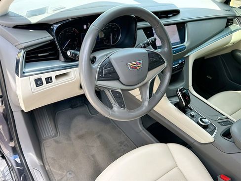 Used 2020 Cadillac XT5 Premium Luxury image 9