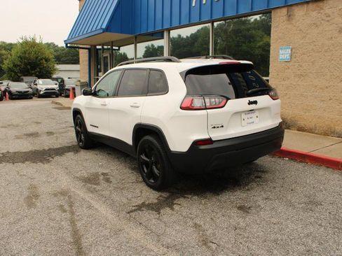 Used 2019 Jeep Cherokee Latitude Plus AWD/4WD image 4