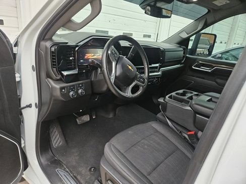 Used 2025 Chevrolet Silverado 2500 LT AWD/4WD image 13
