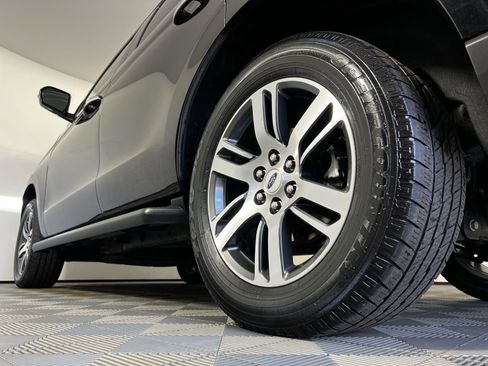 Used 2024 Ford Expedition Limited image 34