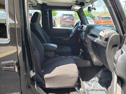 Used 2017 Jeep Wrangler Unlimited Sport w/ Quick Order Package 24S AWD/4WD image 18