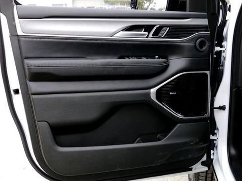 New 2026 Jeep Grand Wagoneer L Limited image 16