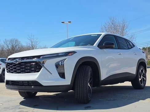 New 2026 Chevrolet Trax RS w/ Sunroof Package FWD image 12