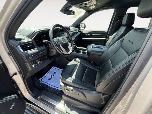 Used 2022 GMC Yukon XL Denali AWD/4WD image 18