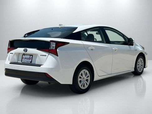Used 2020 Toyota Prius LE FWD image 5