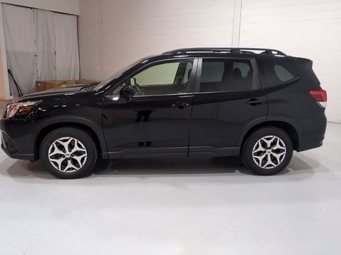 Certified 2023 Subaru Forester Premium AWD/4WD image 6
