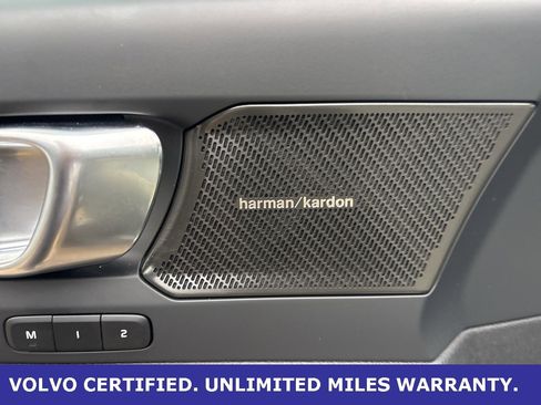 Used 2024 Volvo XC40 B5 Ultimate w/ Protection Package Premier image 17