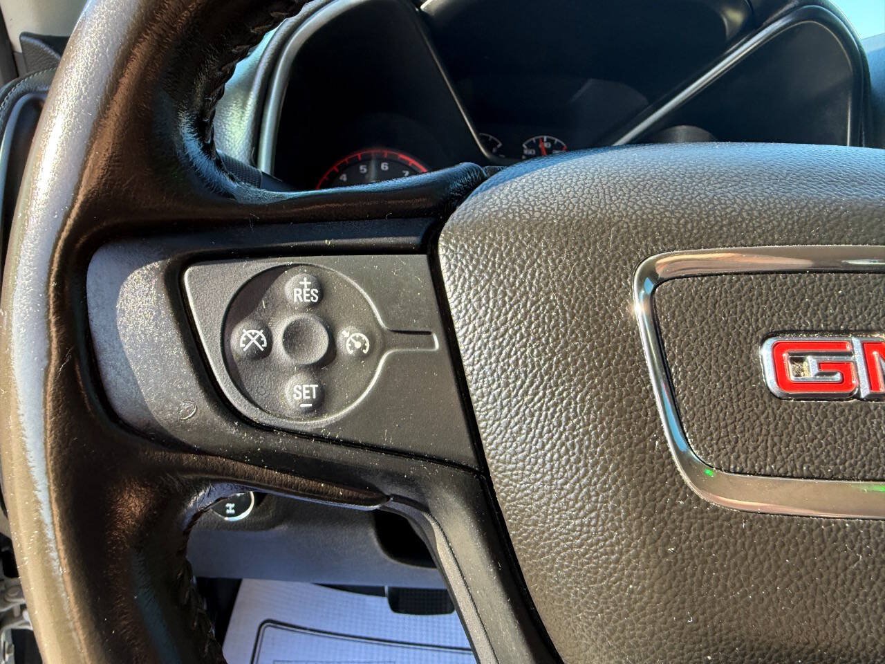Used 2015 GMC Canyon SLT AWD/4WD image 23