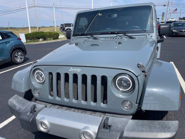 Used 2015 Jeep Wrangler Unlimited Sahara AWD/4WD image 2