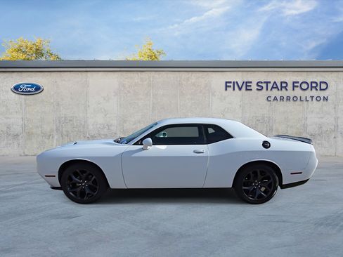 Used 2020 Dodge Challenger SXT w/ Blacktop Package image 6
