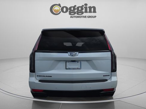 Used 2024 Cadillac Escalade ESV Sport Platinum w/ LPO, ONYX Package AWD/4WD image 4