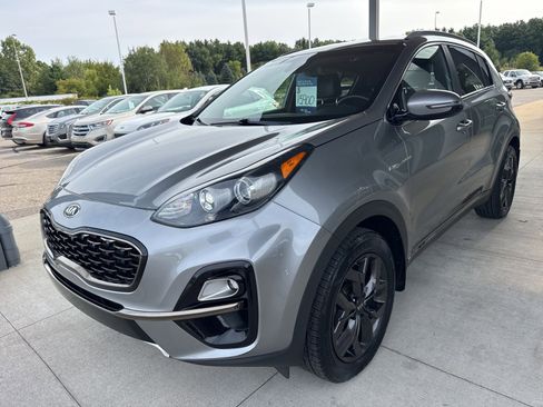 Used 2020 Kia Sportage S image 3