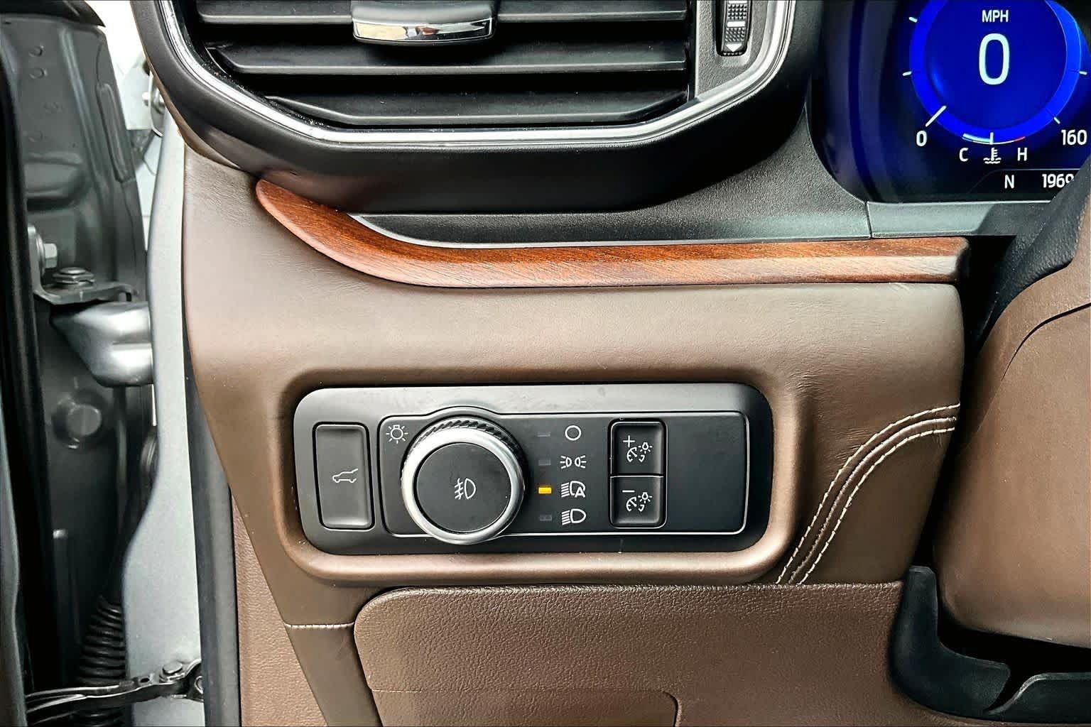 Used 2023 Ford Explorer King Ranch w/ Technology Package RWD image 36