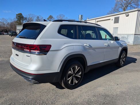 New 2026 Volkswagen Atlas SE image 4