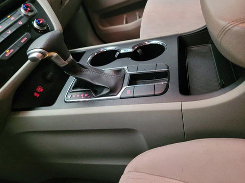 Used 2020 Kia Sedona LX FWD image 26