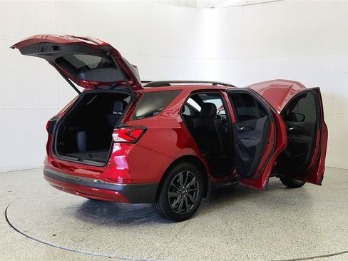 Used 2022 Chevrolet Equinox RS AWD/4WD image 12